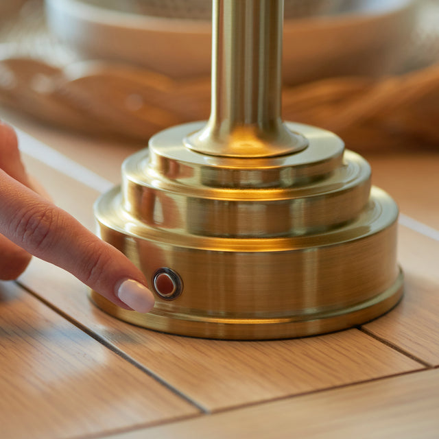 Upton Rechargeable & Ivy 16cm Table