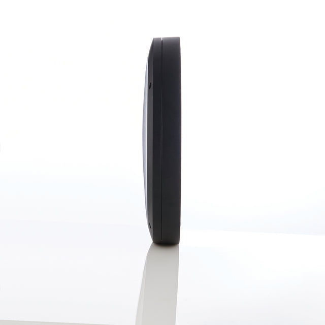 Luik plain black textured casing