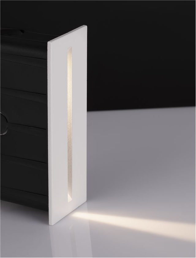 AIZEN White Aluminium & Clear Glass LED 3 Watt 16Lm 3000K 600mA 100-240V Beam Angle 148º IP54 L: 13.5 W: 5 H: 6.5 cm