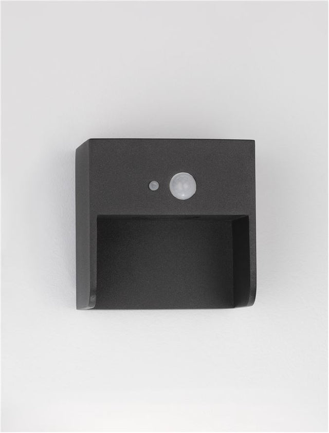 MARTA Anthracite Die-Casting Aluminium & Clear Glass LED 1 Watt 57Lm 3000K 3.7 Volt Beam Angle 54º IP65 Switch On/Off L: 11.3 W: 8.9 H: 11.2 cm