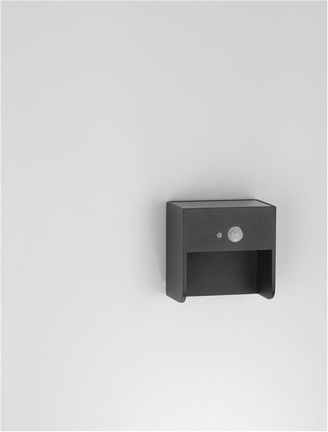 MARTA Anthracite Die-Casting Aluminium & Clear Glass LED 1 Watt 57Lm 3000K 3.7 Volt Beam Angle 54º IP65 Switch On/Off L: 11.3 W: 8.9 H: 11.2 cm