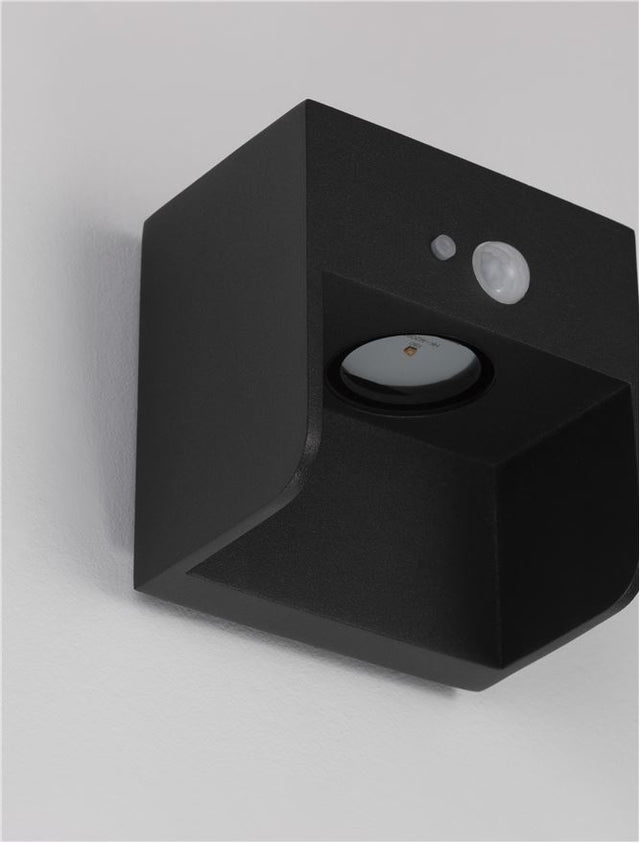 MARTA Anthracite Die-Casting Aluminium & Clear Glass LED 1 Watt 57Lm 3000K 3.7 Volt Beam Angle 54º IP65 Switch On/Off L: 11.3 W: 8.9 H: 11.2 cm