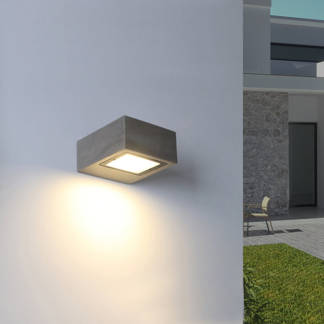Izar Wall Lamp