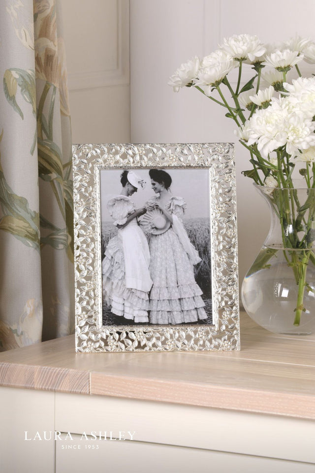 Laura Ashley Woolard Photo Frame Polished Silver