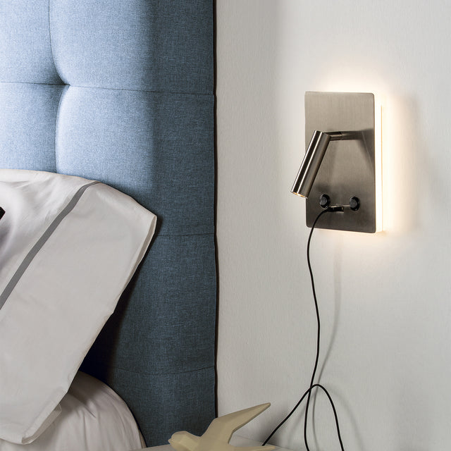 Manat Wall Lamp