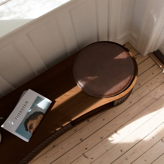 Audacious | tv bench