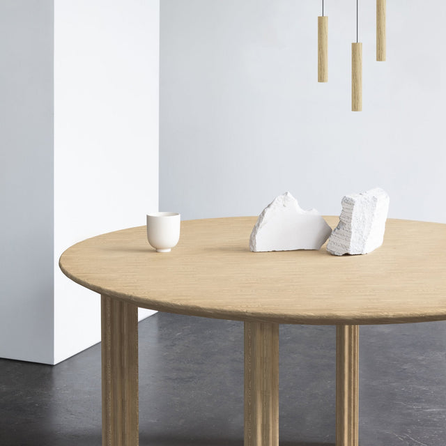 Comfort Circle | dining table