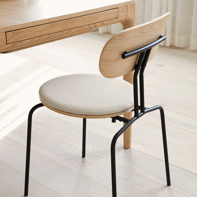Curious | dining chair