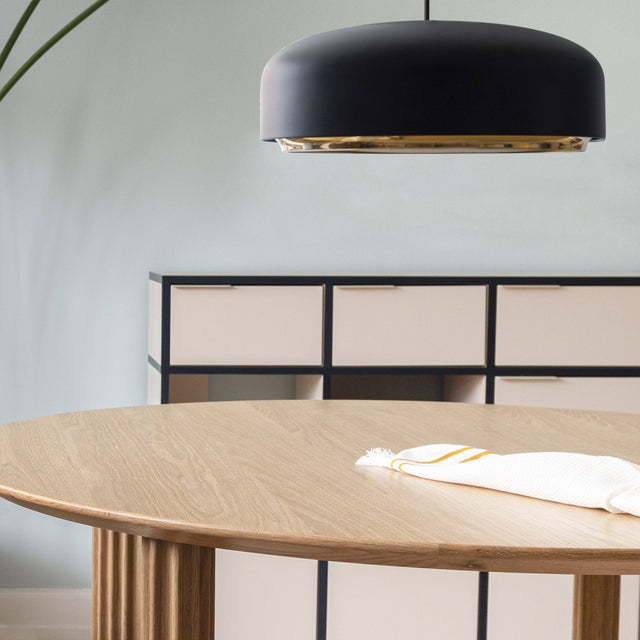 Comfort Circle | dining table