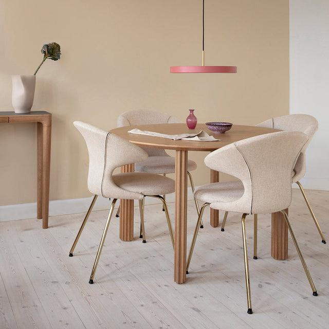 Comfort Circle | dining table