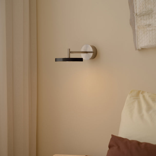 Asteria Short wall lamp, steel, black, hardwired - lifestyle