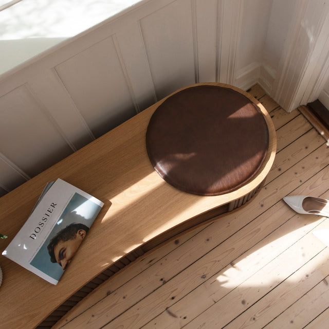 Audacious | tv bench