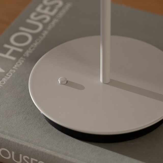 Asteria Move Monochrome | portable lamp