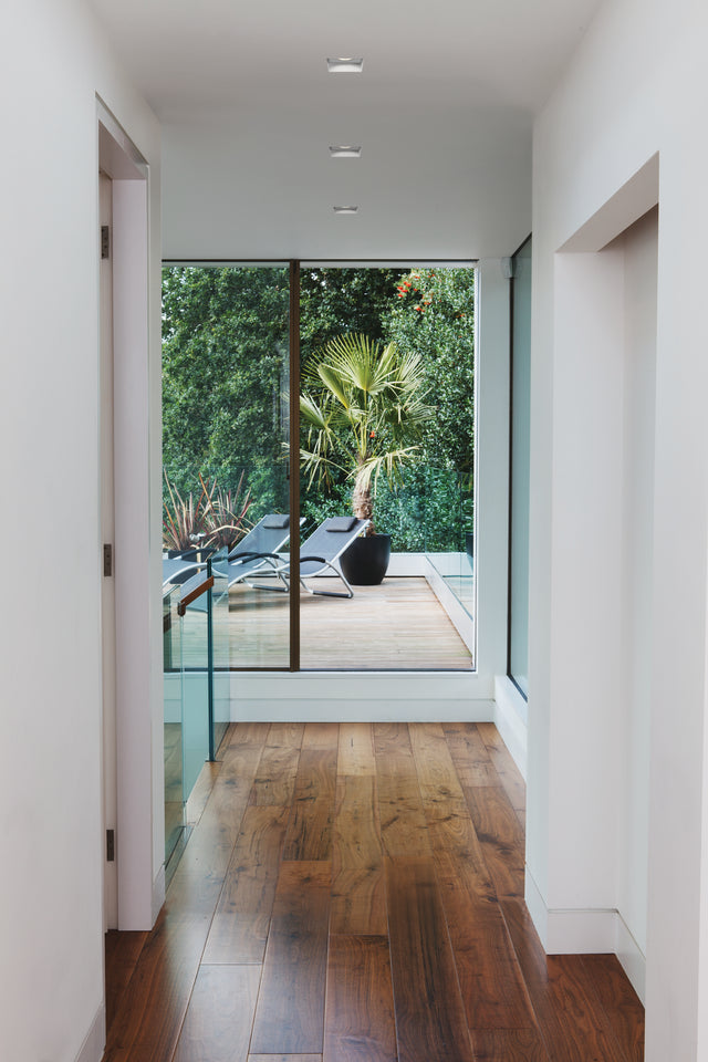 Trimless Square Fixed