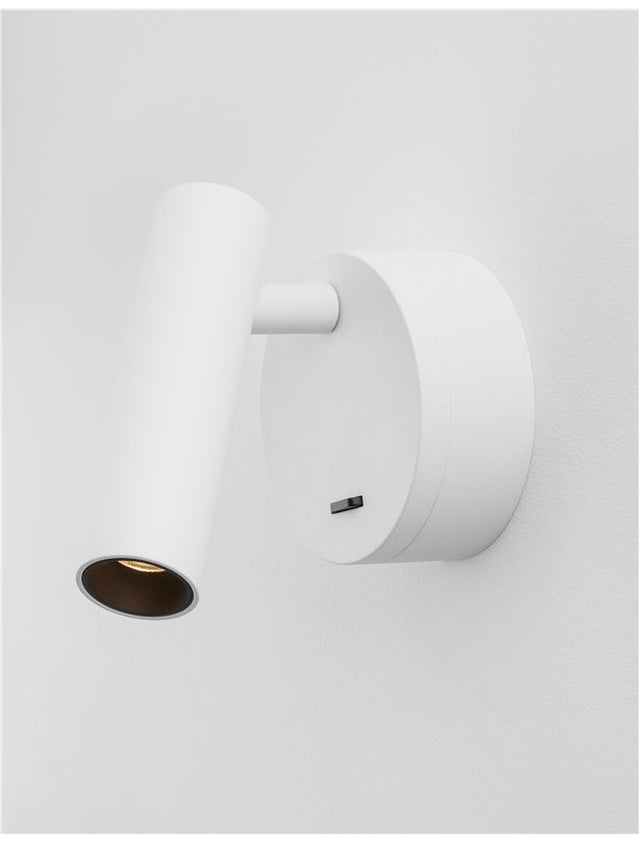 CLIP Sandy White Aluminium
LED Philips 3 Watt
Switch On/Off
190Lm 3000K IP20
D: 8 W: 3.4 H: 11 cm Rotating & Adjustable