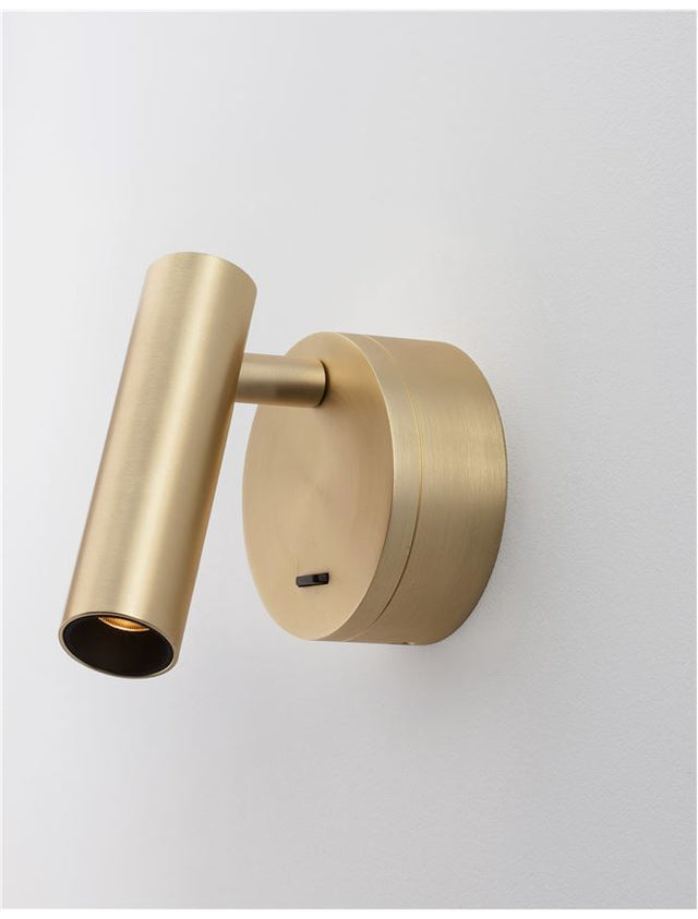 CLIP Satin Brass Aluminium
LED Philips 3 Watt
Switch On/Off
190Lm 3000K IP20
D: 8 W: 3.4 H: 11 cm Rotating & Adjustable
