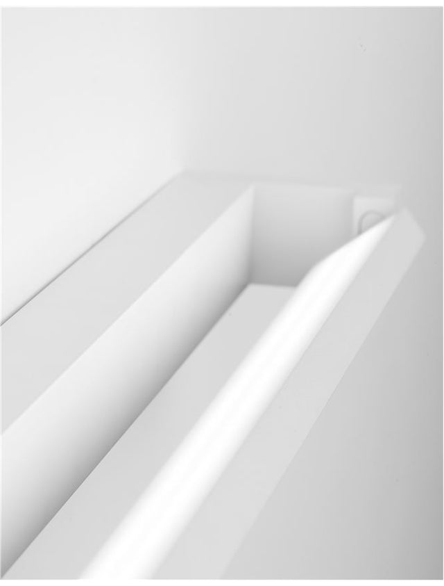 LINE Sandy White Aluminium & Acrylic LED 20 Watt 230 Volt 1811Lm 3000K IP20 L: 70 W: 9 H: 4.2 cm