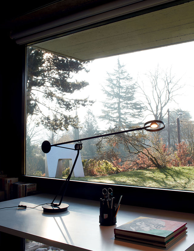 Aaro Table
