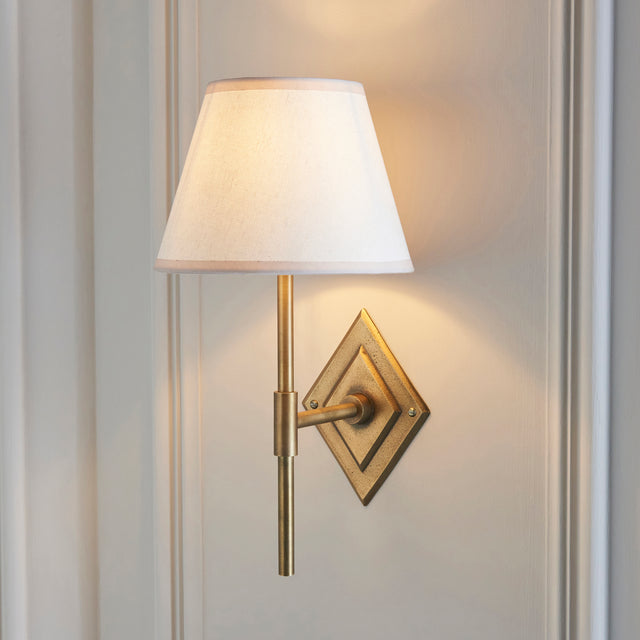 Diamond Tall & Ivy 20cm Wall