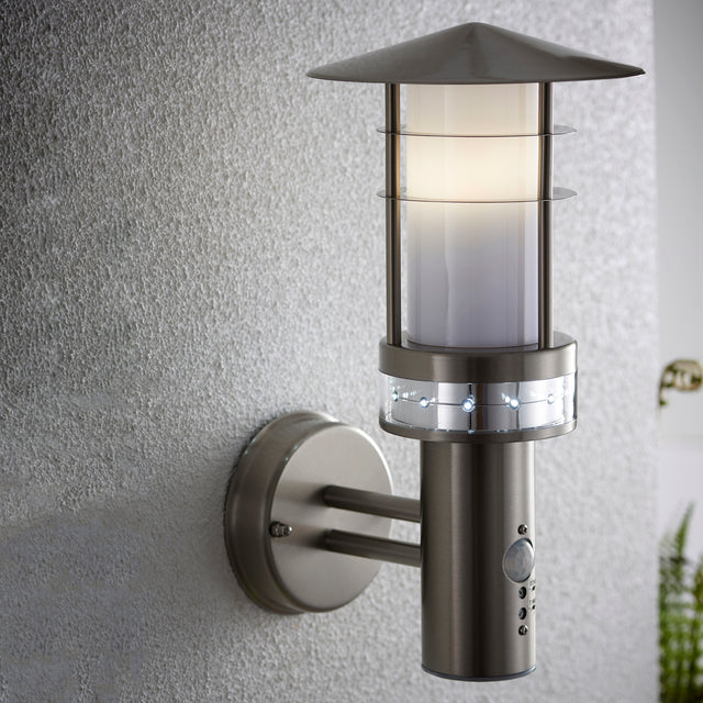 Pagoda PIR 1lt wall IP44 9.2W & 0.05W