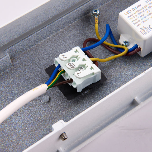 Vulcan CCT 300mm 1lt wall IP65