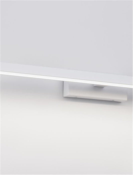FLAT White Aluminium & Acrylic LED 18 Watt 230 Volt 1513Lm 3000K IP44 L: 63 W: 9 H: 7.5 cm