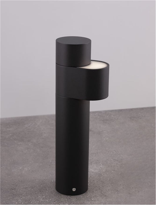 ADURO Black Aluminium & Acrylic LED 7.6 Watt 460Lm 3000K 200-240 Volt Beam Angle 78º IP54 D: 7.5 W: 11.7 H: 35 cm