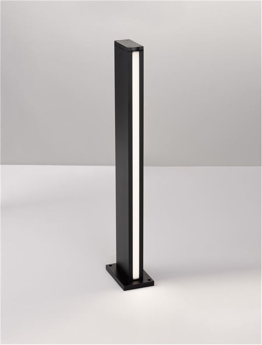 MINOT Black Aluminium & Acrylic LED 12 Watt 601Lm 3000K 100-240V Beam Angle 122º IP54 L: 15 W: 9.5 H: 70 cm