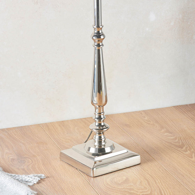 Leaf Tall & Freya Oyster shade