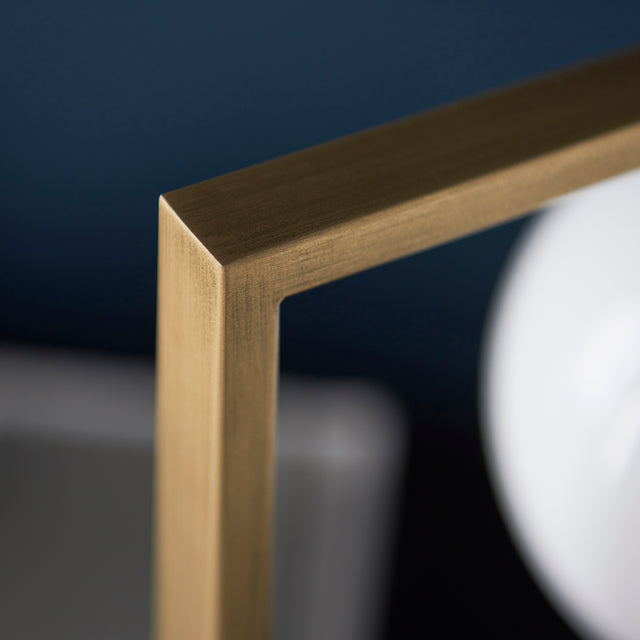 Teo Table