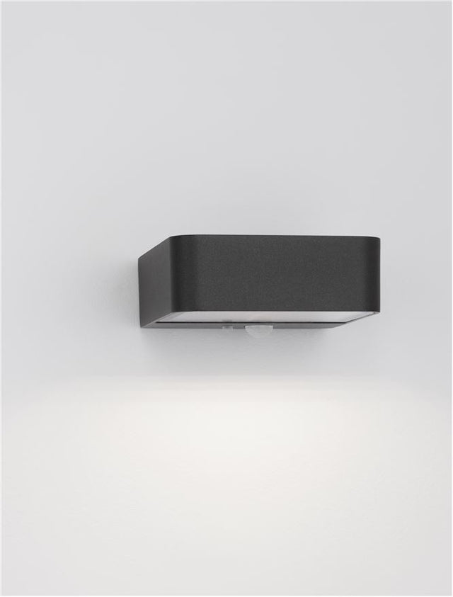TRENDO Anthracite Die-Casting Aluminium & Clear Glass LED 2 Watt 219Lm 3000K 3.7 Volt Beam Angle 106º IP65 Switch On/Off L: 12.2 W: 14.6 H: 5 cm