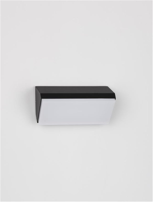 ZENON Anthracite die-Casting Aluminium & Frost Acrylic LED 10 Watt 558Lm 3000K 220-240V Beam Angle 114º IP65 L: 18 W: 7.5 H: 9 cm