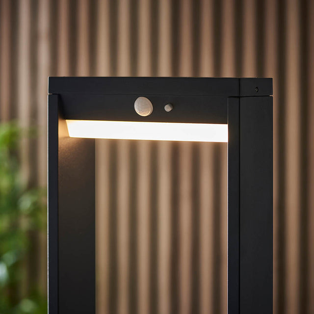 Dannah Bollard photocell & PIR