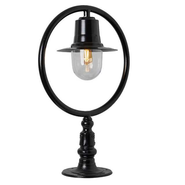 Classic railway style pier light for flat pier caps