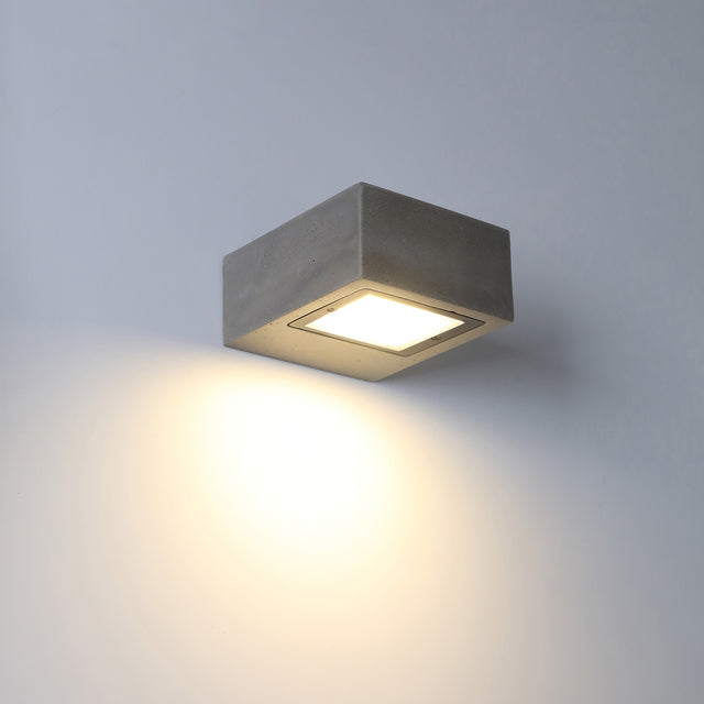 Izar Wall Lamp