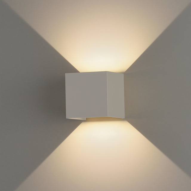 Kendo Wall Lamp