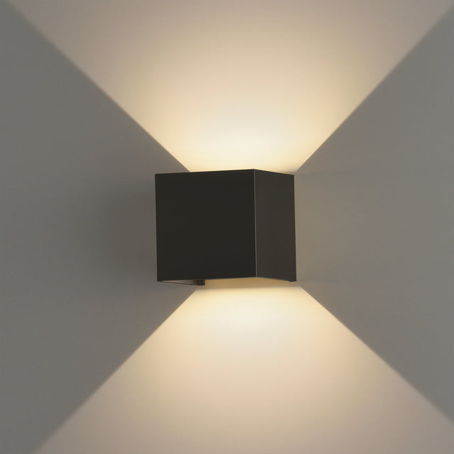 Kendo Wall Lamp