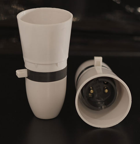 WHITE BC (B22) LAMP HOLDER