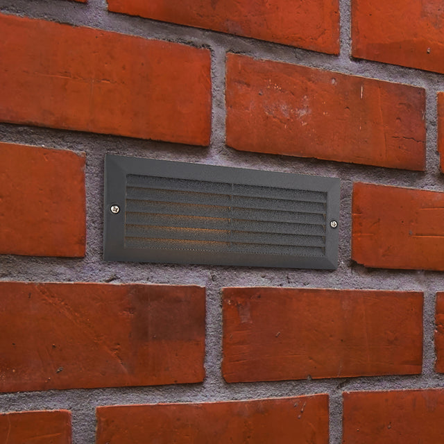 Eco plain & louvre IP44 40W