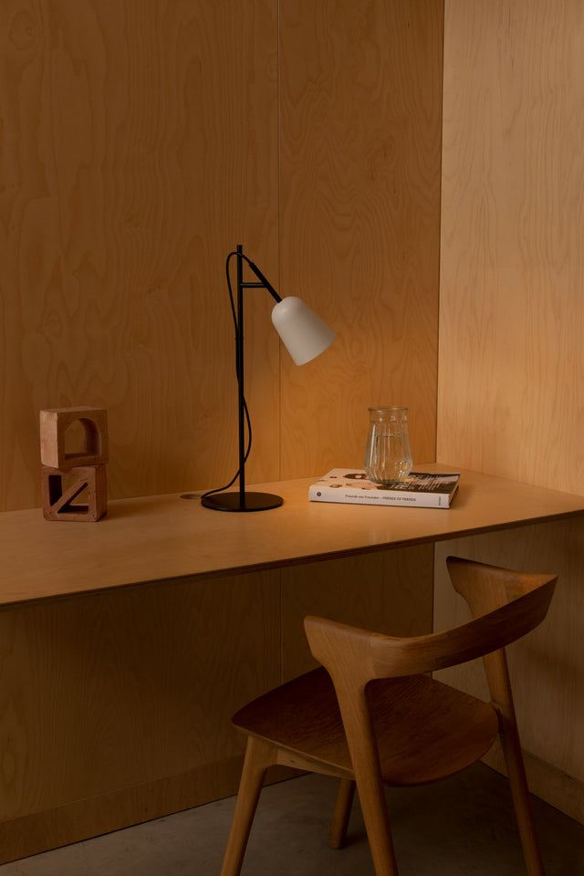 STUDIO table lamp