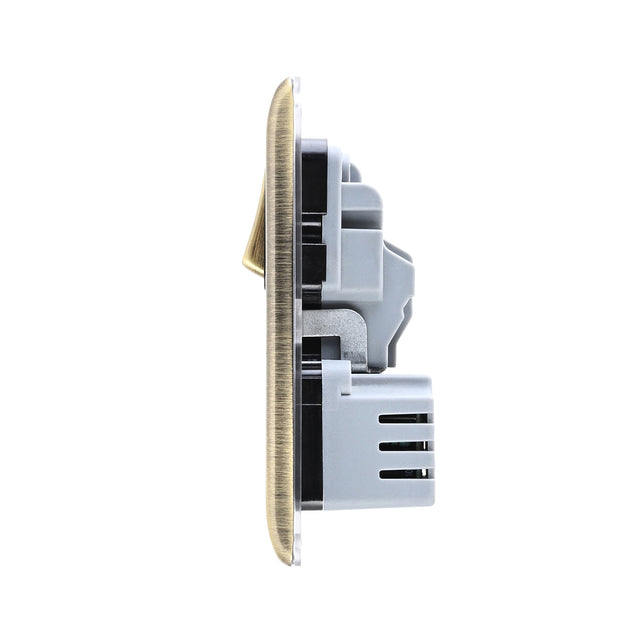 13A 1G DP Switched Socket with 2.1V USB