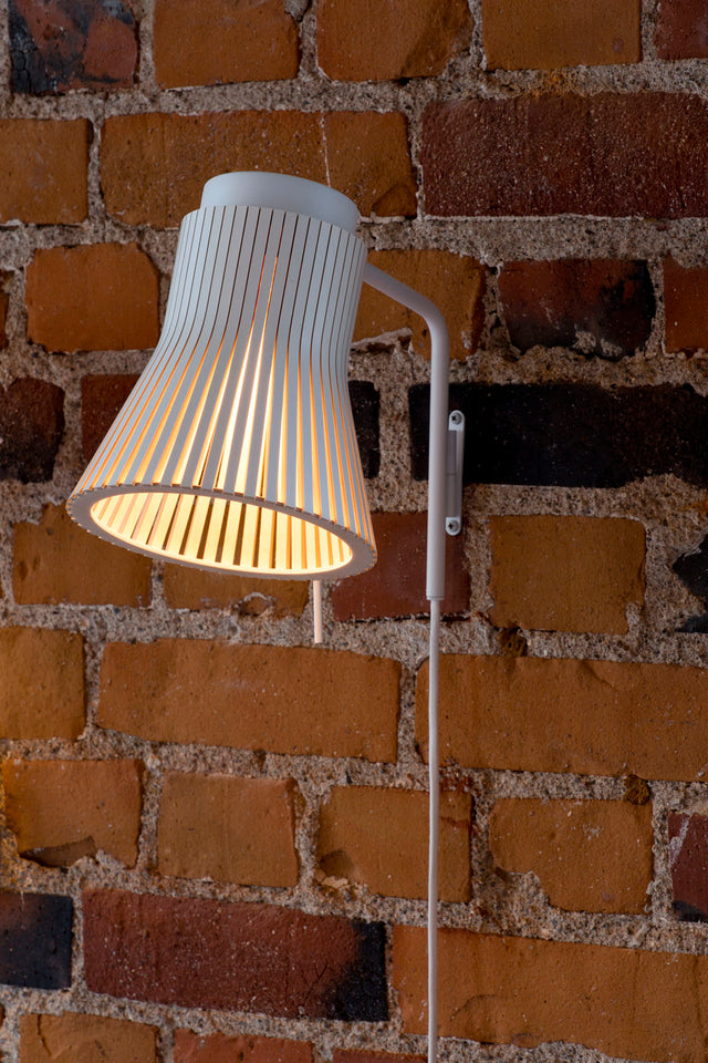 Petite Wall lamp with cable