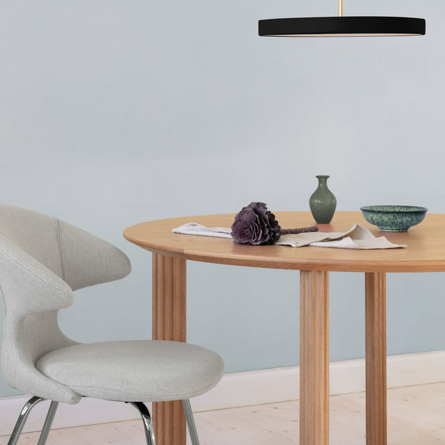 Comfort Circle | dining table