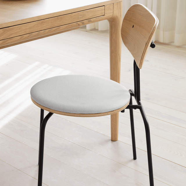 Curious | dining chair