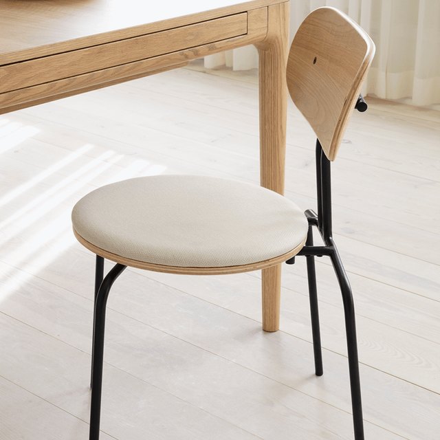 Curious | dining chair