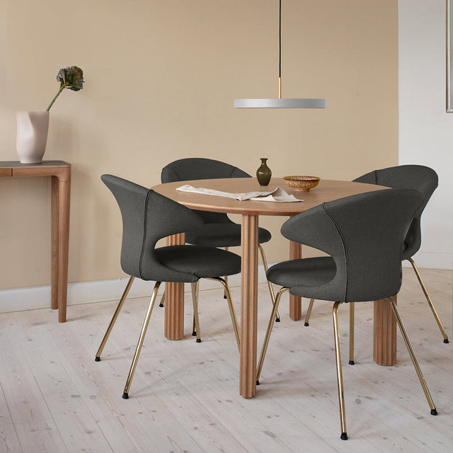 Comfort Circle | dining table