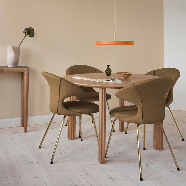 Comfort Circle | dining table