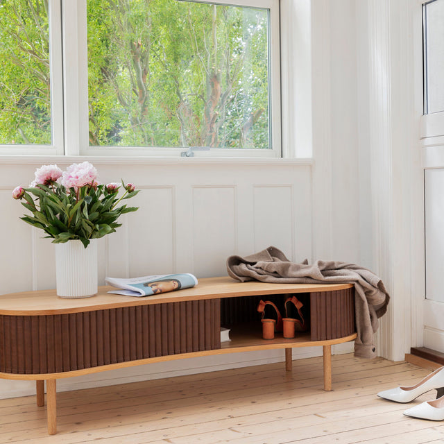 Audacious | tv bench