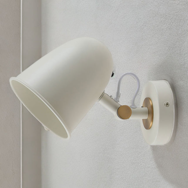Beige With A Sleek, Modern Design, The Anglepoise Wall Light Adds A Touch Of Sophistication To Any Room. Its Clean Lines And Minimalist Profile Make It A Great Fit For Contemporary Interiors.