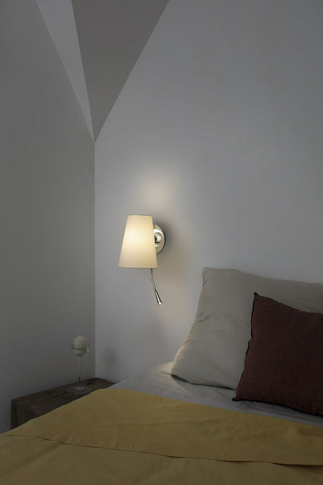 LUPE Wall lamp
